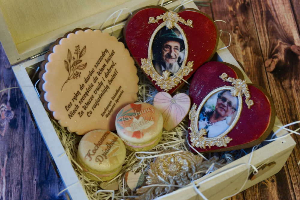 The easy way to create unique gifts from printing to gift wrapping